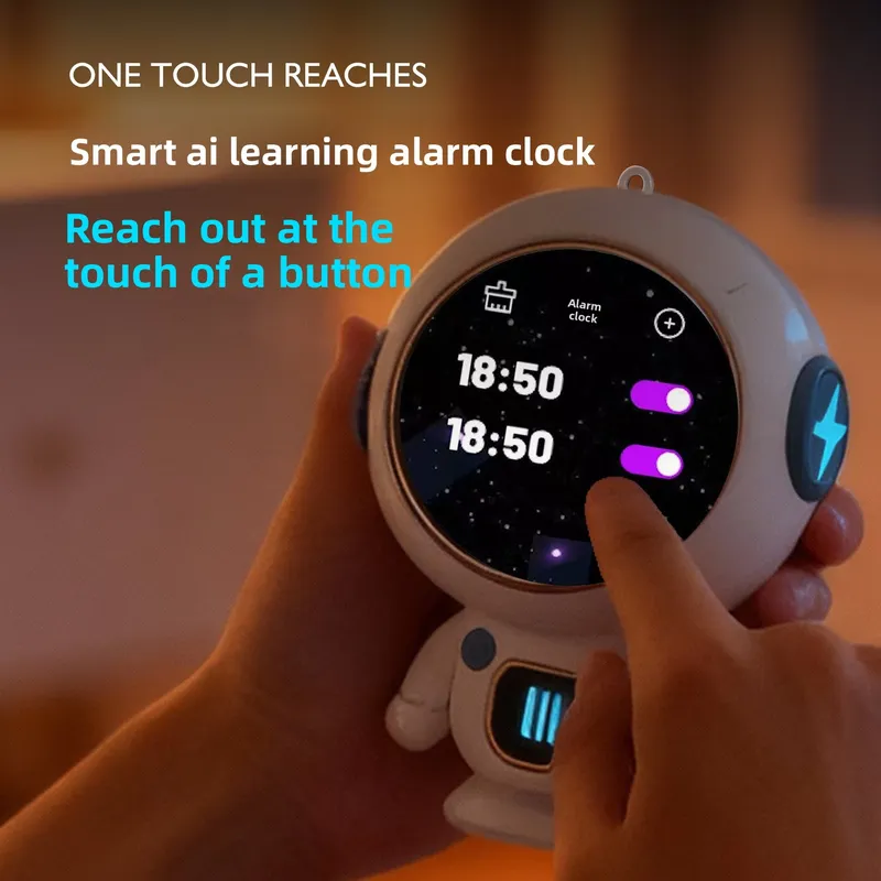 روبوت ذكي على شكل رائد فضاء صغ - مراجعة Smart Home Speaker وسعره